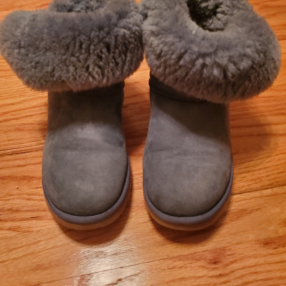 UGG Female boots, Size 8, Teal color.